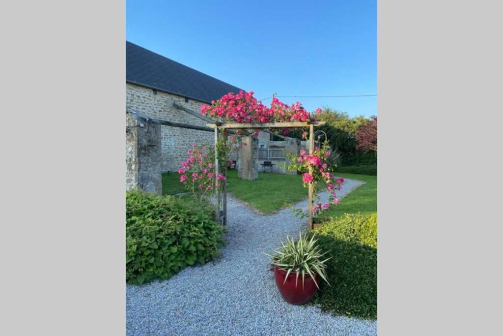 Du Bois Pennier, Au Calme , A 15 Km Des Plages Du Debarquement Holiday home
